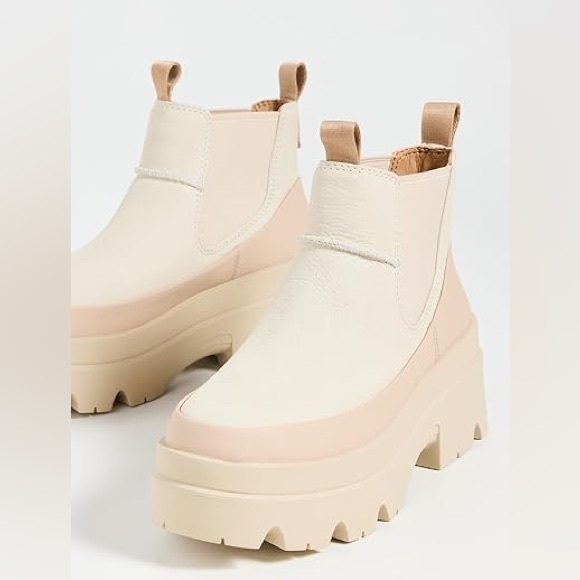 UGG Women's Brisbane Chelsea Boot - Picture 4 of 6